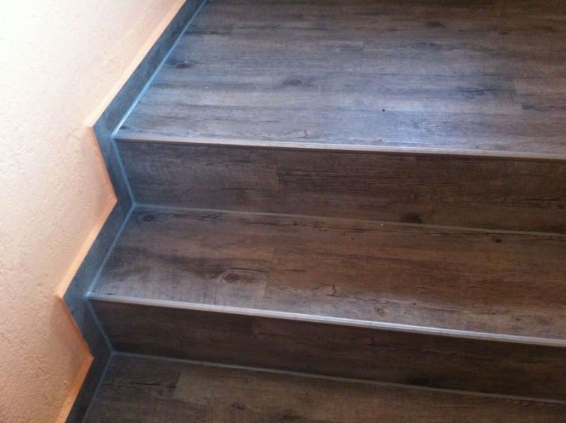 PVC Bodenbelag für Treppenaufgänge & Stufen